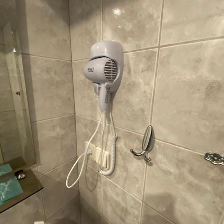 Hostel Homies Inn Celiny  Ngoại thất bức ảnh